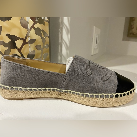 CHANEL
Gray and Black Espadrilles - Picture 6 of 6
